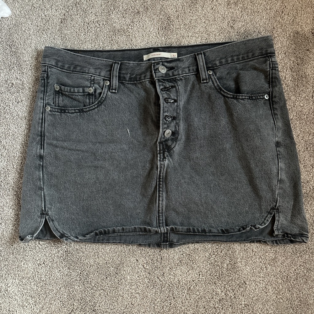 Levi’s Gray Denim Skirt worn once